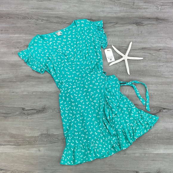 🔆BILLABONG🔆WRAP AND ROLL DRESS - Picture 2 of 15